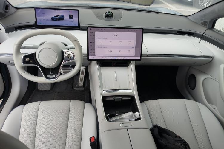 Used Hima Luxeed S7 2024 Max+ Rear-Drive Ultra-Range Intelligent Driving Edition Center Console