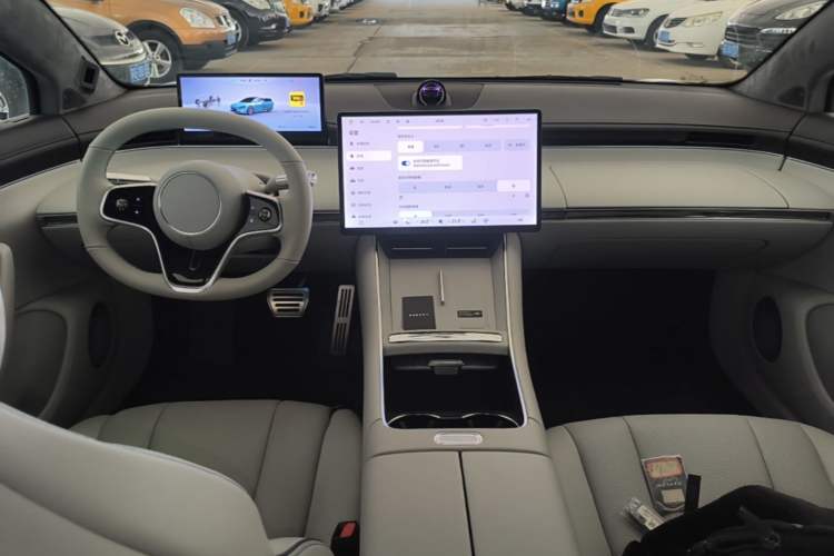 Used Hima Luxeed S7 2024 Max+ Rear-Drive Ultra-Range Intelligent Driving Edition Center Console