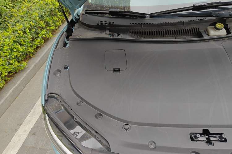 Used Hima Luxeed S7 2024 Pro Model Engine Bay Right