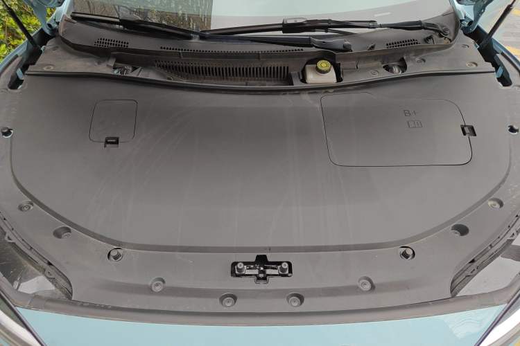Used Hima Luxeed S7 2024 Pro Model Engine Bay