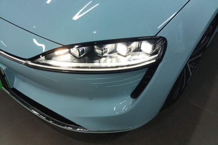 Used Hima Luxeed S7 2024 Ultra Four-Wheel Drive Flagship Edition Left Front Headlight