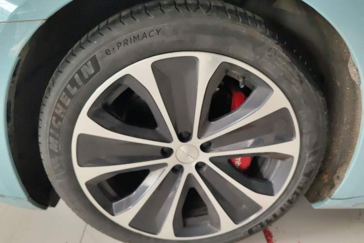 Used Hima Luxeed S7 2024 Ultra Four-Wheel Drive Flagship Edition Left Front Wheel Hub