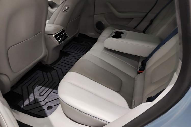 Used Hima Luxeed S7 2024 Max+ Rear-Drive Ultra-Range Intelligent Driving Edition Left Rear Seat