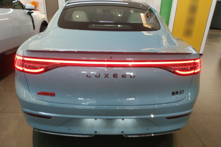 Used Hima Luxeed S7 2024 Ultra Four-Wheel Drive Flagship Edition Rear