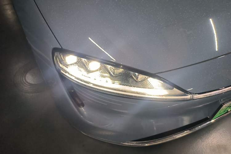 Used Hima Luxeed S7 2024 Max+ Rear-Drive Ultra-Range Intelligent Driving Edition Right Front Headlight