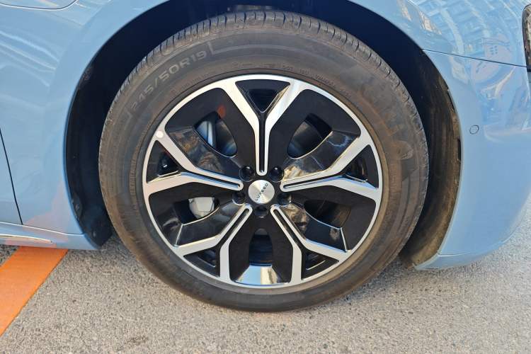 Used Hima Luxeed S7 2024 Max Rear-Drive Long-Range Intelligent Driving Version Right Front Wheel Hub