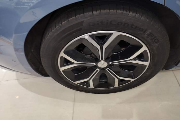 Used Hima Luxeed S7 2024 Max+ Rear-Drive Ultra-Range Intelligent Driving Edition Right Rear Wheel Hub