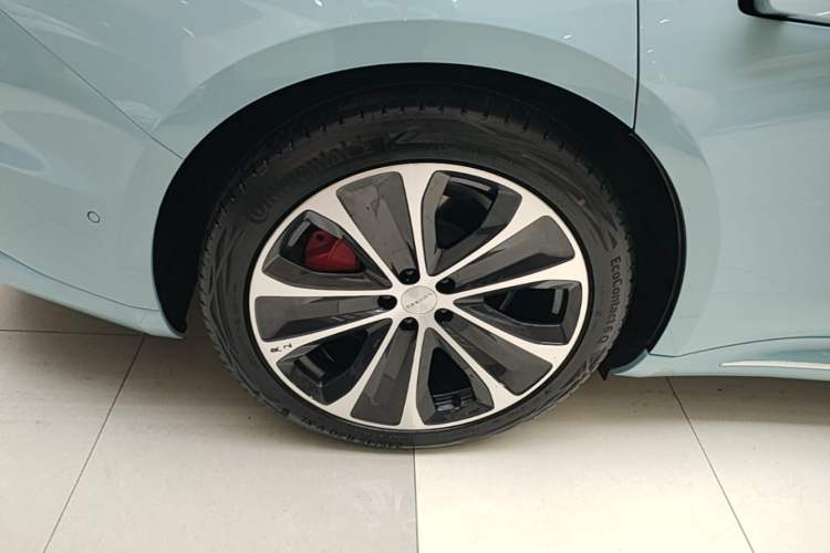 Used Hima Luxeed S7 2024 Ultra Four-Wheel Drive Flagship Edition Right Rear Wheel Hub