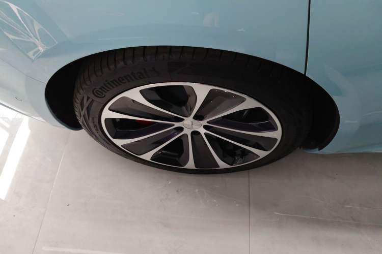 Used Hima Luxeed S7 2024 Ultra Four-Wheel Drive Flagship Edition Right Rear Wheel Hub