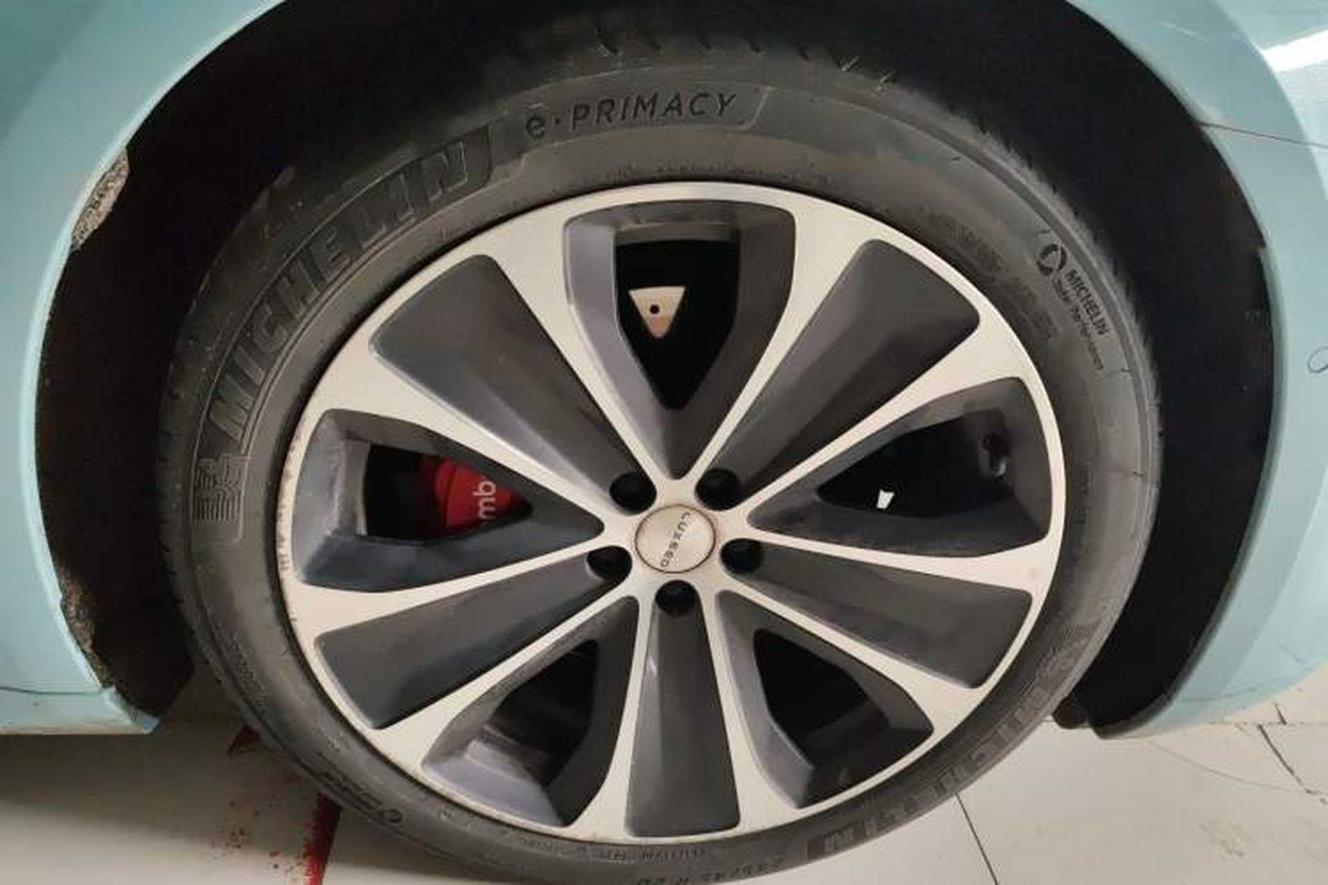 Used Hima Luxeed S7 2024 Ultra Four-Wheel Drive Flagship Edition Right Rear Wheel Hub