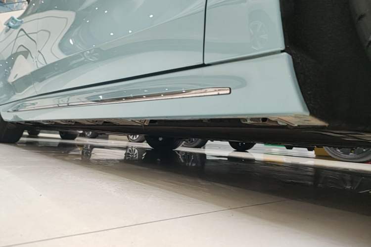 Used Hima Luxeed S7 2024 Ultra Four-Wheel Drive Flagship Edition Right Side Sill