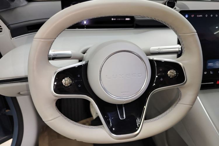 Used Hima Luxeed S7 2024 Max+ Rear-Drive Ultra-Range Intelligent Driving Edition Steering Wheel