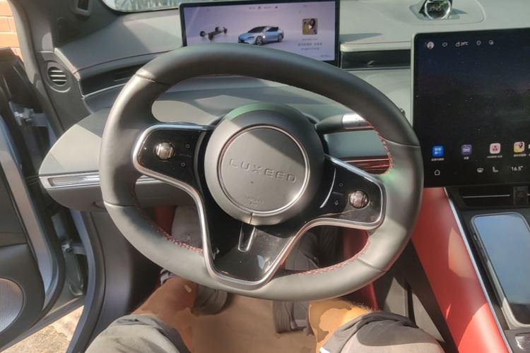 Used Hima Luxeed S7 2024 Max Rear-Drive Long-Range Intelligent Driving Version Steering Wheel