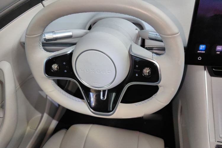 Used Hima Luxeed S7 2024 Ultra Four-Wheel Drive Flagship Edition Steering Wheel