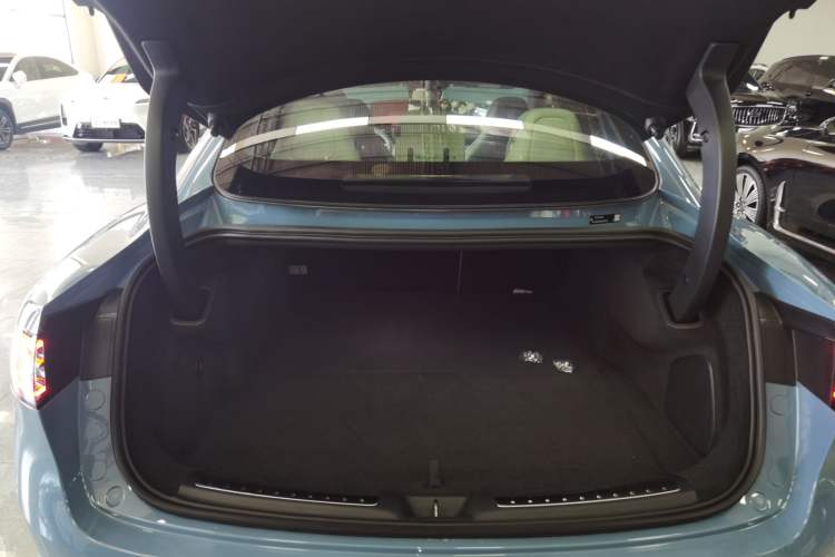 Used Hima Luxeed S7 2024 Pro Rear-Drive Long-Range Version Trunk