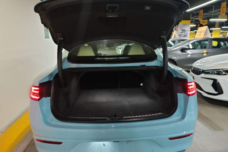 Used Hima Luxeed S7 2024 Max Trunk