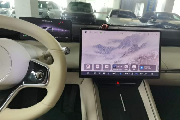 Used Hima Luxeed S7 2024 Max+ Rear-Drive Ultra-Range Intelligent Driving Edition Audio And AC Panel