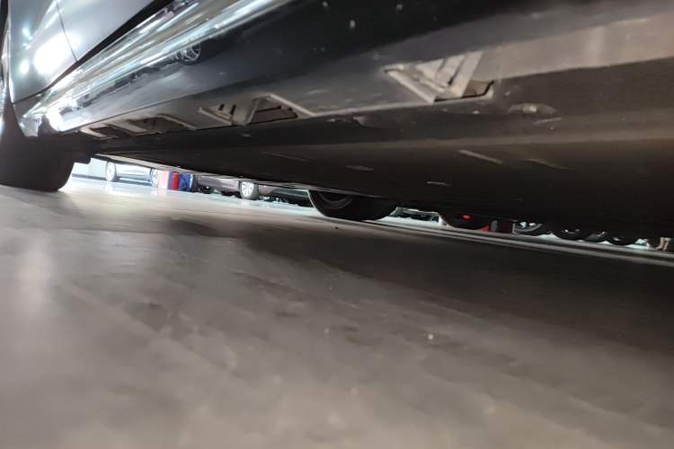 Used Hima Luxeed S7 2024 Max Chassis Front Right