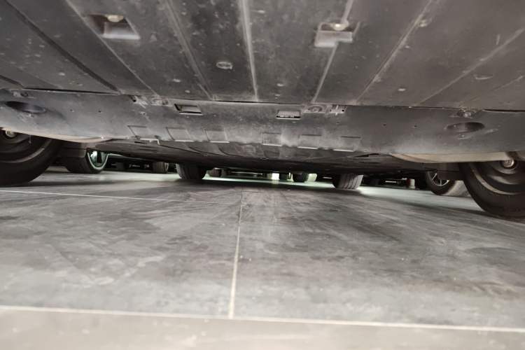 Used Hima Luxeed S7 2024 Max Chassis Rear