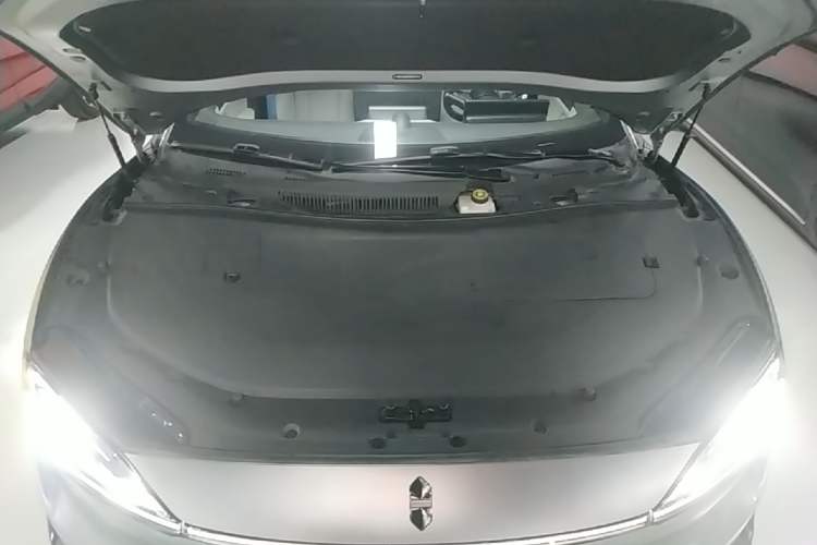 Used Hima Luxeed S7 2024 Max RS Engine Bay