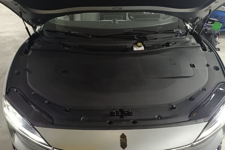 Used Hima Luxeed S7 2024 Max RS Engine Bay