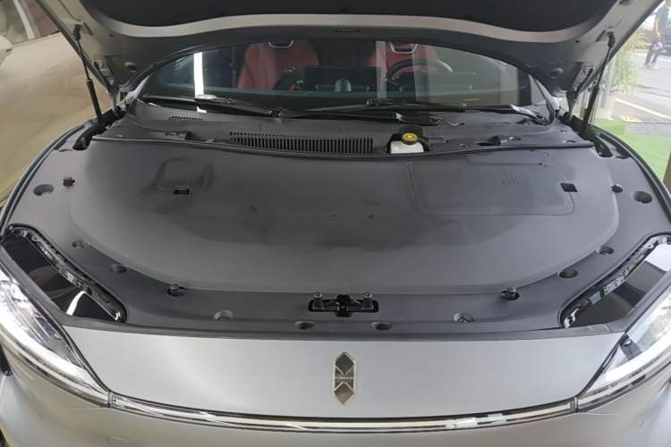 Used Hima Luxeed S7 2024 Max RS Four-Wheel-Drive Performance Edition Engine Bay