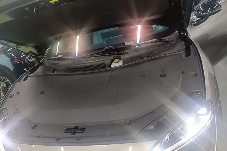 Used Hima Luxeed S7 2024 Pro Model Engine Bay
