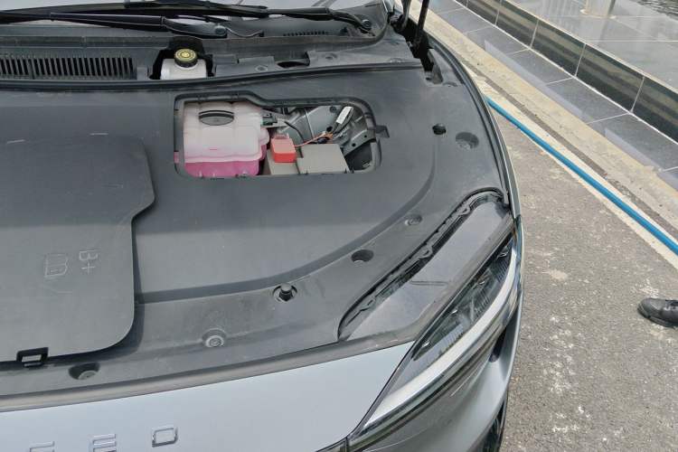 Used Hima Luxeed S7 2024 Max RS Four-Wheel-Drive Performance Edition Engine Bay Left
