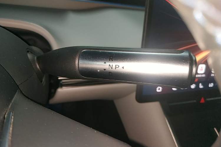 Used Hima Luxeed S7 2024 Max RS Gear Lever