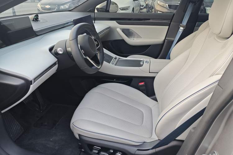 Used Hima Luxeed S7 2024 Max RS Interior 2