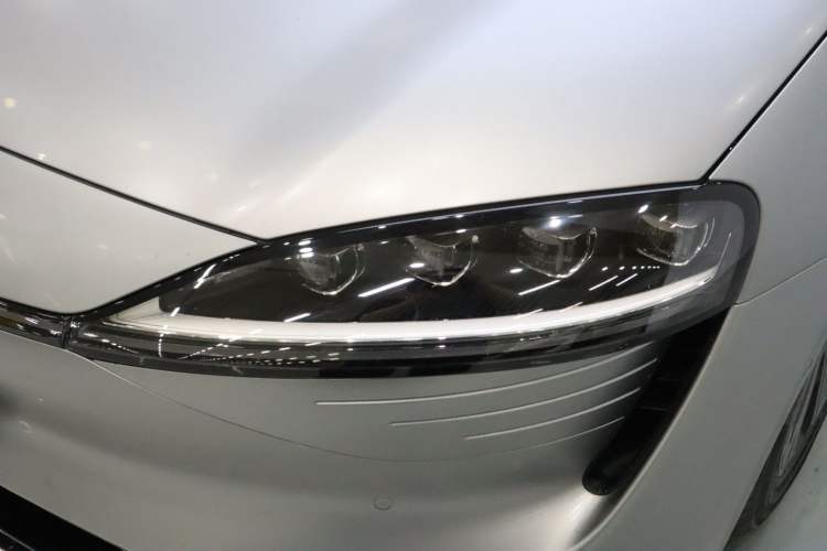 Used Hima Luxeed S7 2024 Max+ Rear-Drive Ultra-Range Intelligent Driving Edition Left Front Headlight