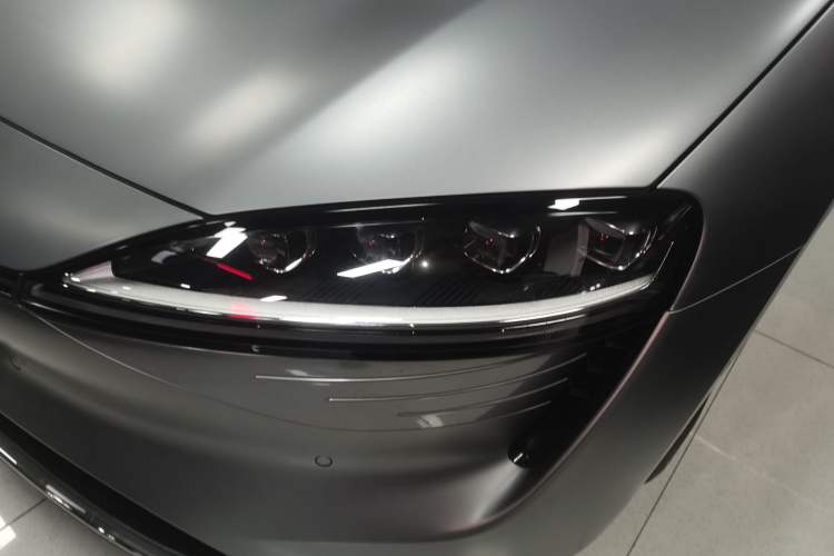 Used Hima Luxeed S7 2024 Max+ Rear-Drive Ultra-Range Intelligent Driving Edition Left Front Headlight