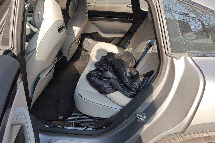 Used Hima Luxeed S7 2024 Max RS Four-Wheel-Drive Performance Edition Left Rear Seat