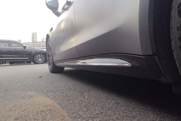 Used Hima Luxeed S7 2024 Max Rear-Drive Long-Range Intelligent Driving Version Left Side Sill