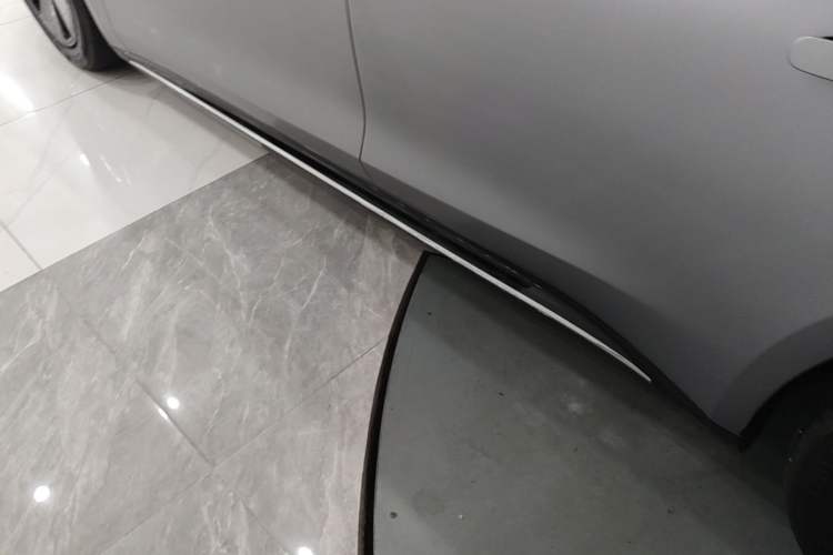 Used Hima Luxeed S7 2024 Max+ Rear-Drive Ultra-Range Intelligent Driving Edition Left Side Sill