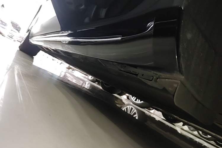 Used Hima Luxeed S7 2024 Max Rear-Drive Long-Range Intelligent Driving Version Left Side Sill