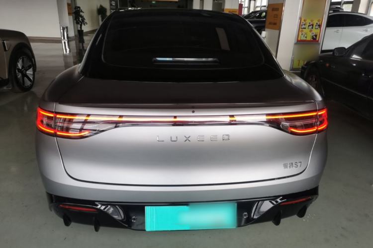 Used Hima Luxeed S7 2024 Ultra Four-Wheel Drive Flagship Edition Rear