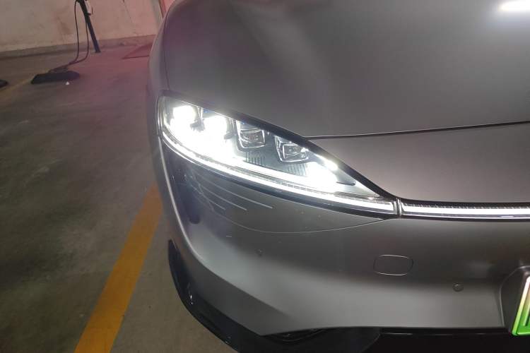 Used Hima Luxeed S7 2024 Max RS Four-Wheel-Drive Performance Edition Right Front Headlight