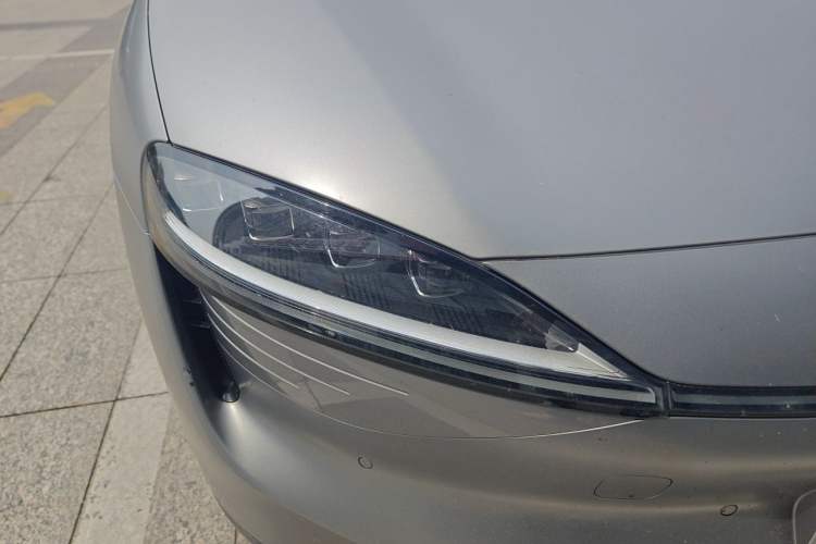 Used Hima Luxeed S7 2024 Max Rear-Drive Long-Range Intelligent Driving Version Right Front Headlight
