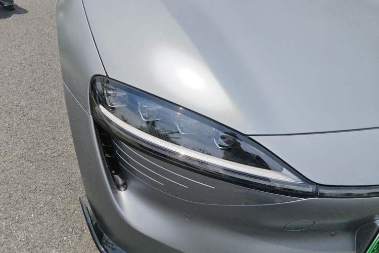 Used Hima Luxeed S7 2024 Max RS Four-Wheel-Drive Performance Edition Right Front Headlight