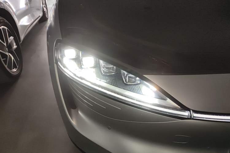 Used Hima Luxeed S7 2024 Max Right Front Headlight
