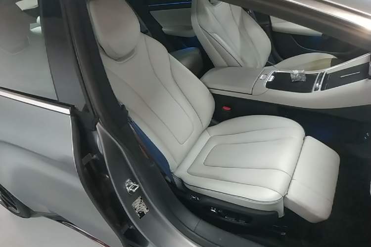 Used Hima Luxeed S7 2024 Max RS Right Front Seat