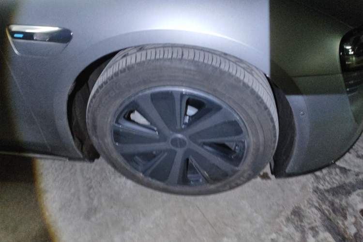 Used Hima Luxeed S7 2024 Max Rear-Drive Long-Range Intelligent Driving Version Right Front Wheel Hub