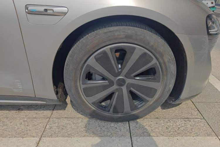 Used Hima Luxeed S7 2024 Max Rear-Drive Long-Range Intelligent Driving Version Right Front Wheel Hub