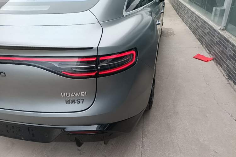 Used Hima Luxeed S7 2024 Max RS Four-Wheel-Drive Performance Edition Right Rear Taillight