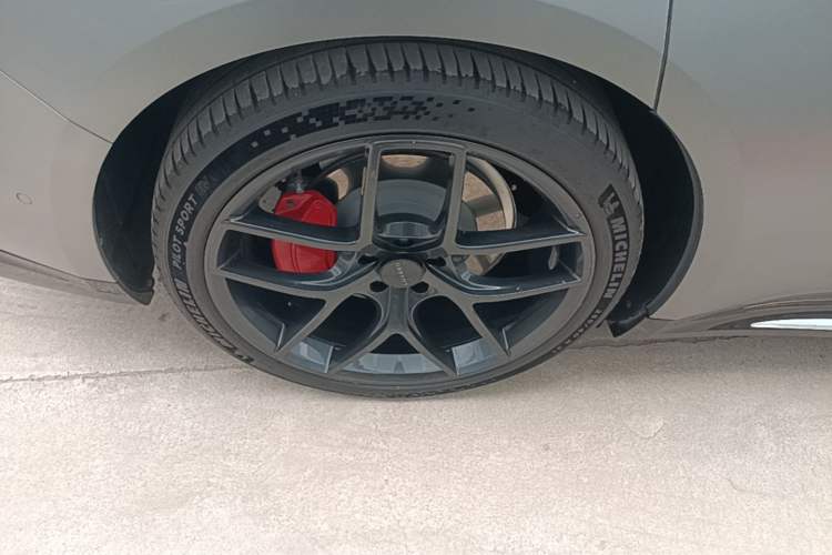 Used Hima Luxeed S7 2024 Max RS Four-Wheel-Drive Performance Edition Right Rear Wheel Hub
