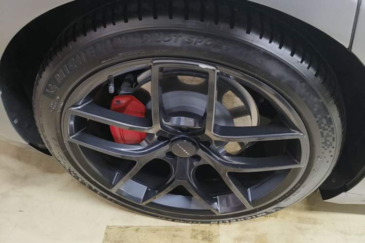 Used Hima Luxeed S7 2024 Max RS Four-Wheel-Drive Performance Edition Right Rear Wheel Hub