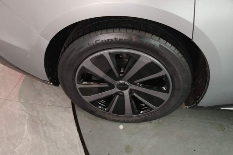 Used Hima Luxeed S7 2024 Max+ Rear-Drive Ultra-Range Intelligent Driving Edition Right Rear Wheel Hub