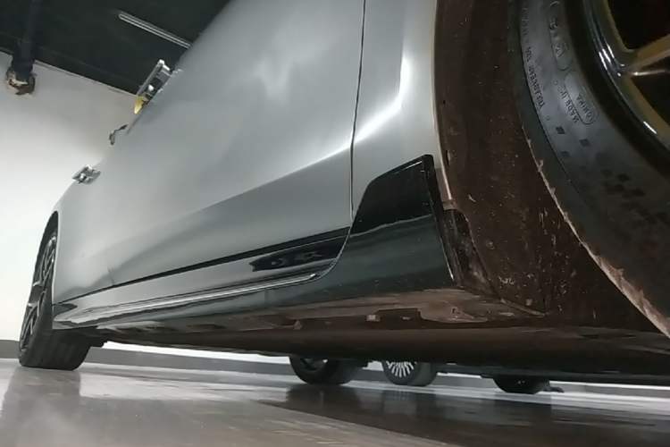 Used Hima Luxeed S7 2024 Max RS Right Side Sill