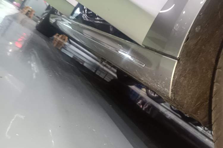 Used Hima Luxeed S7 2024 Pro Model Right Side Sill